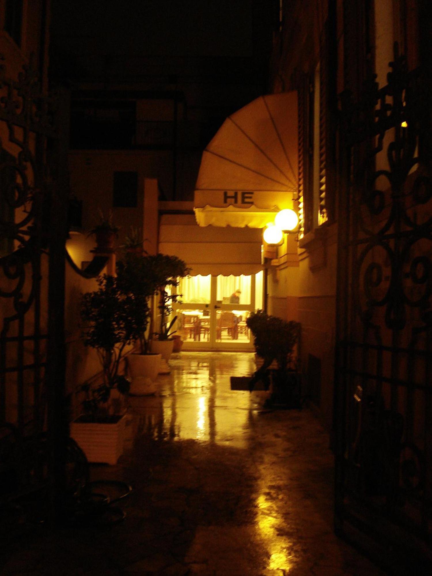 Hotel Ely Viareggio Exterior photo