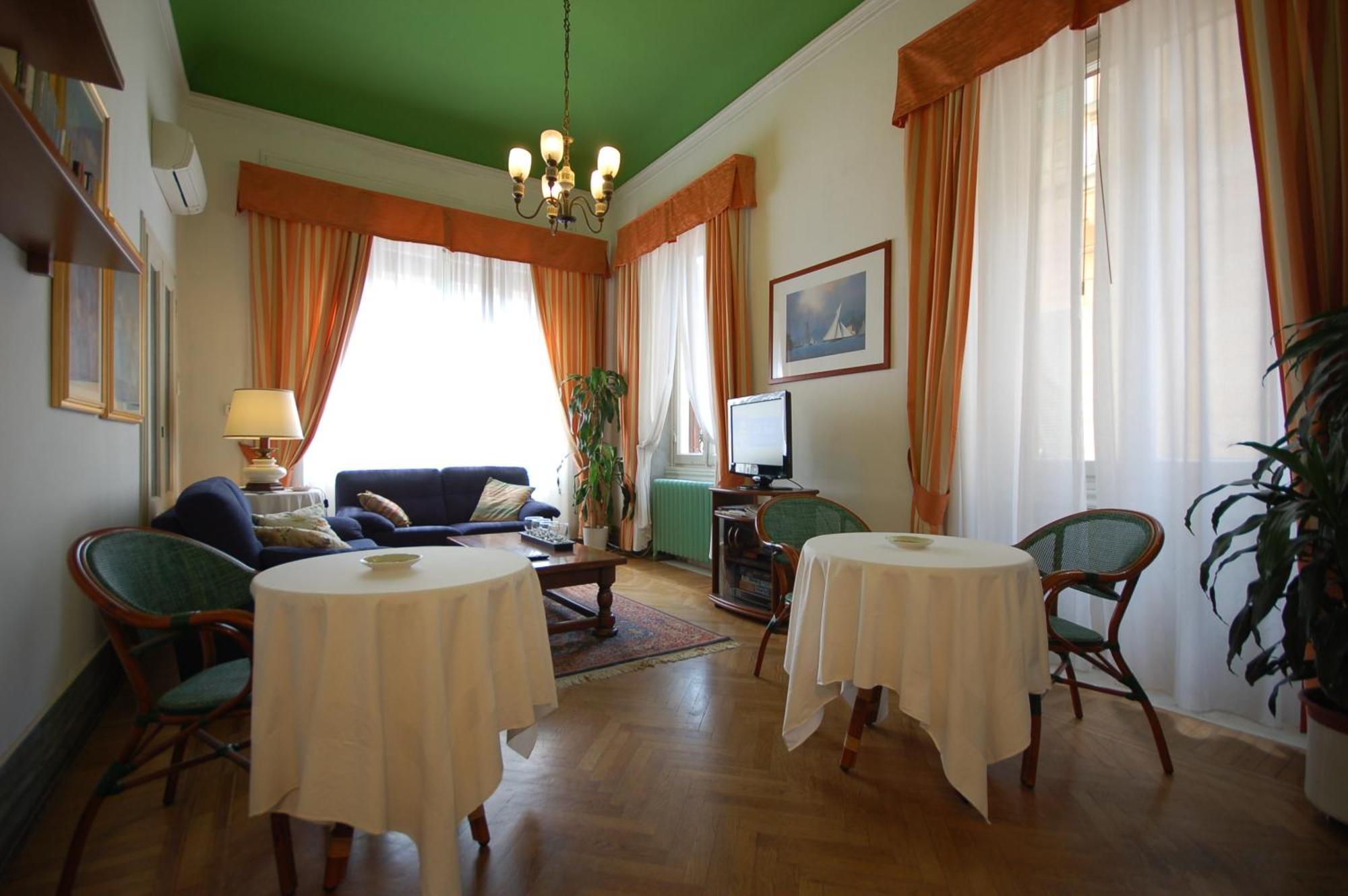 Hotel Ely Viareggio Exterior photo