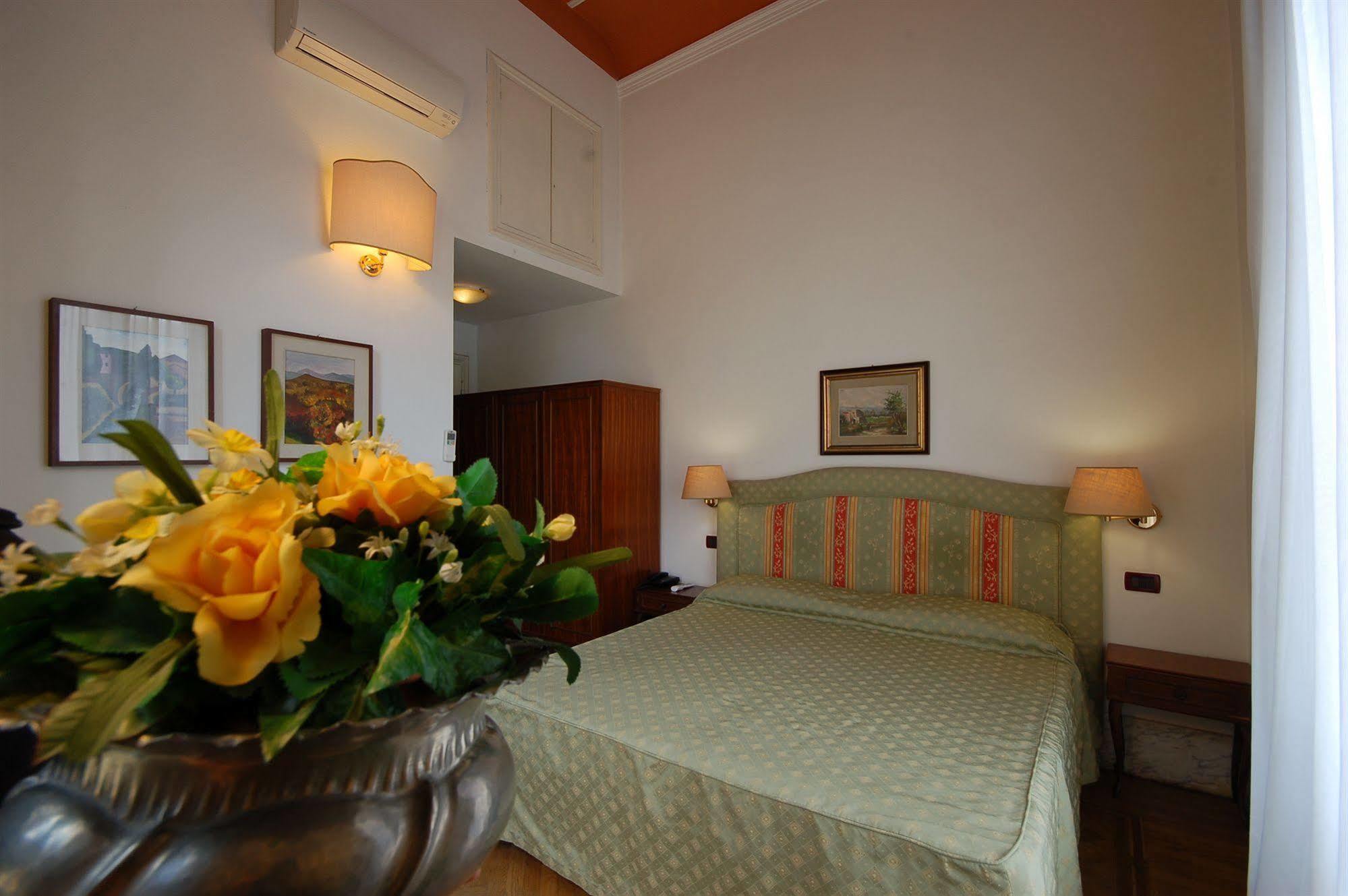 Hotel Ely Viareggio Exterior photo