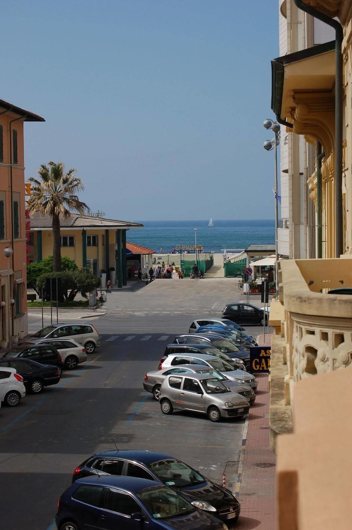 Hotel Ely Viareggio Exterior photo